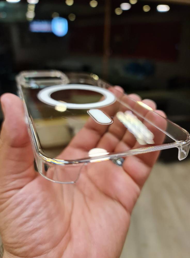 Clear MagSafe compatible Case