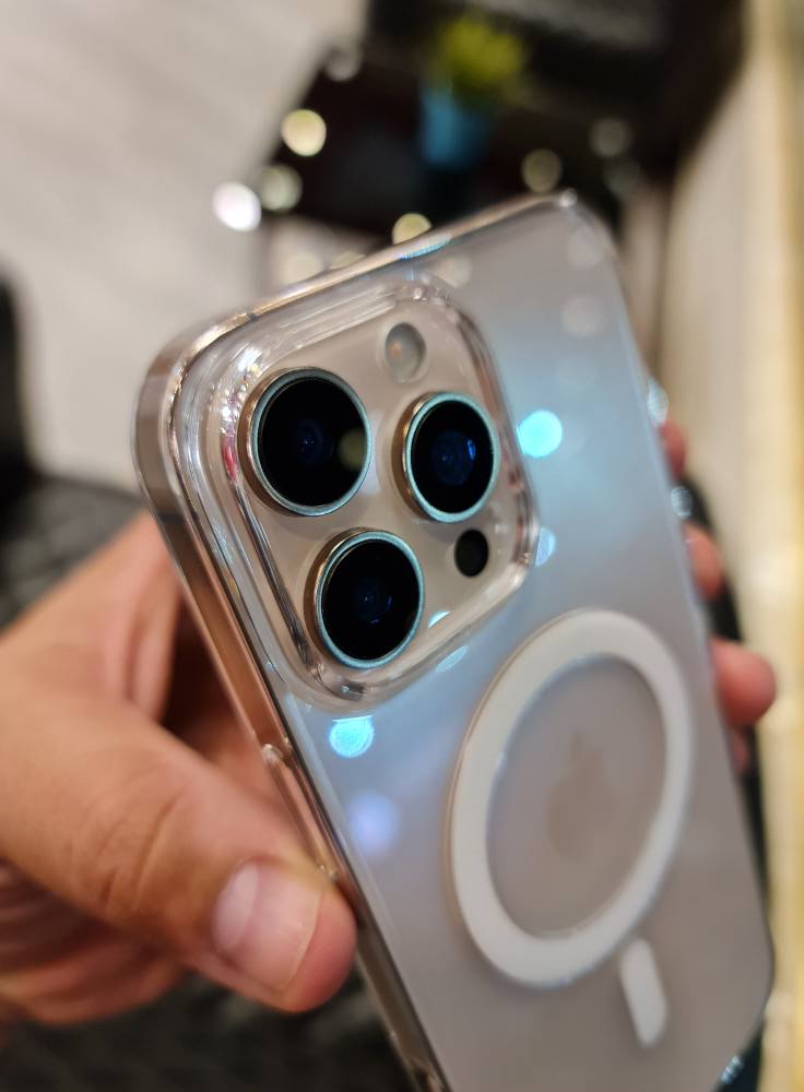 Clear MagSafe compatible Case