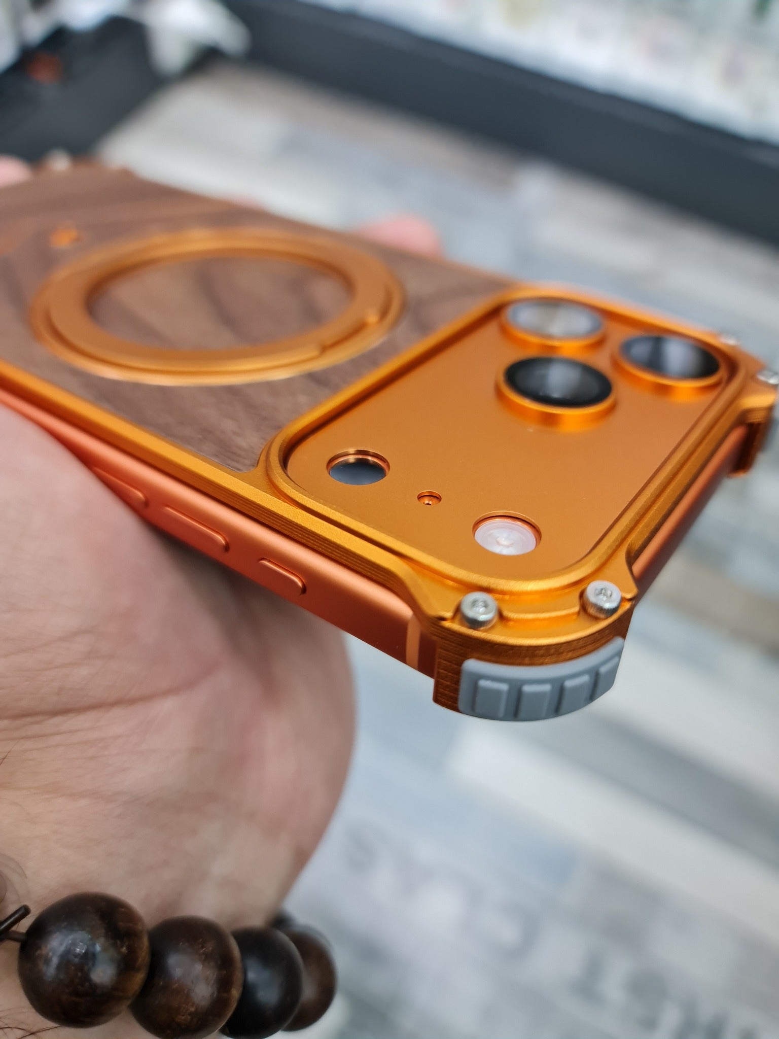 Magnetic Metal Premium Wooden Frameless Case For Iphone 17 Pro max