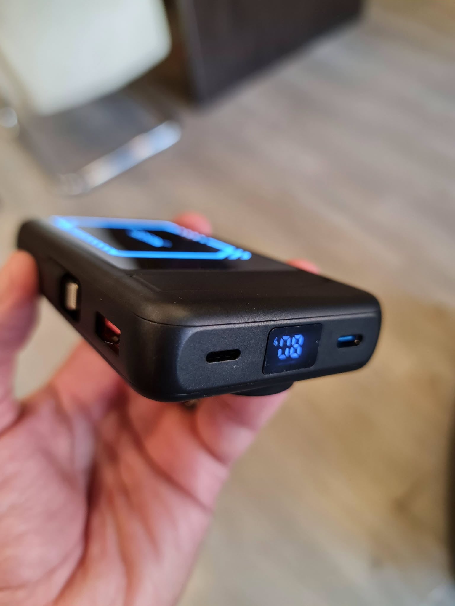 YESIDO YP79 10000mAh Digital Display Power Bank