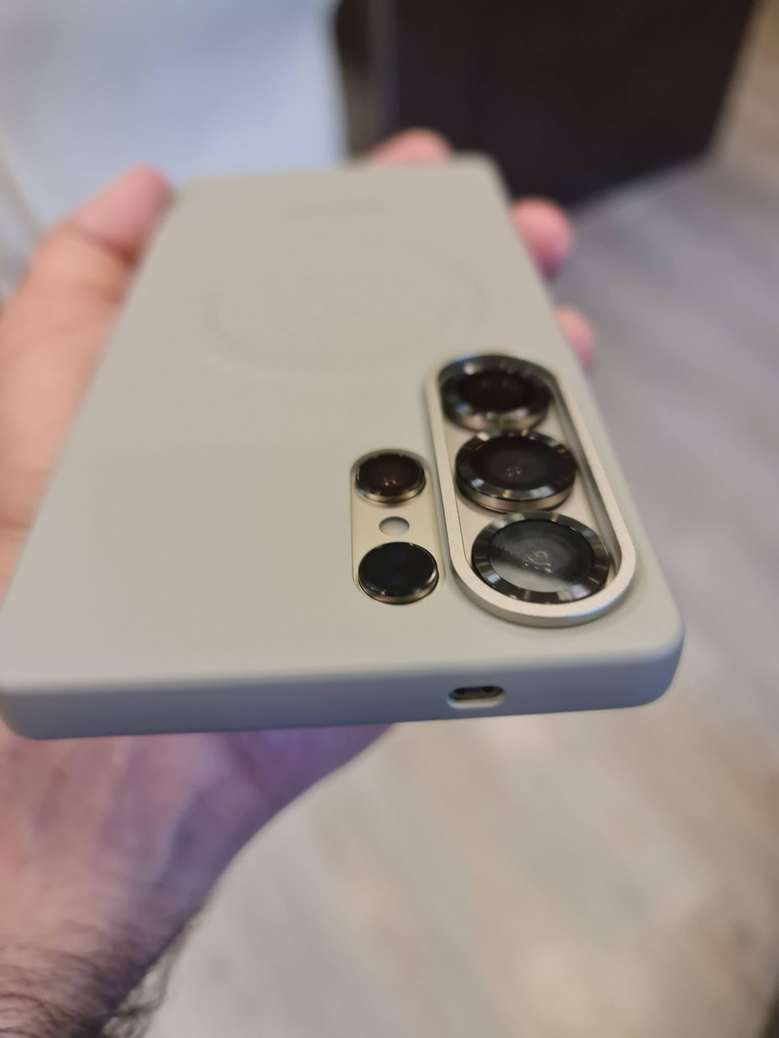 Samsung Galaxy Ultra Slim Magnetic Case