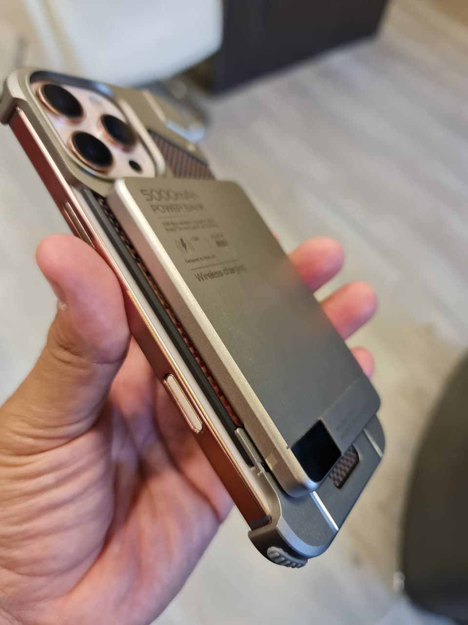 Gorgeous metal carbon case For Iphone