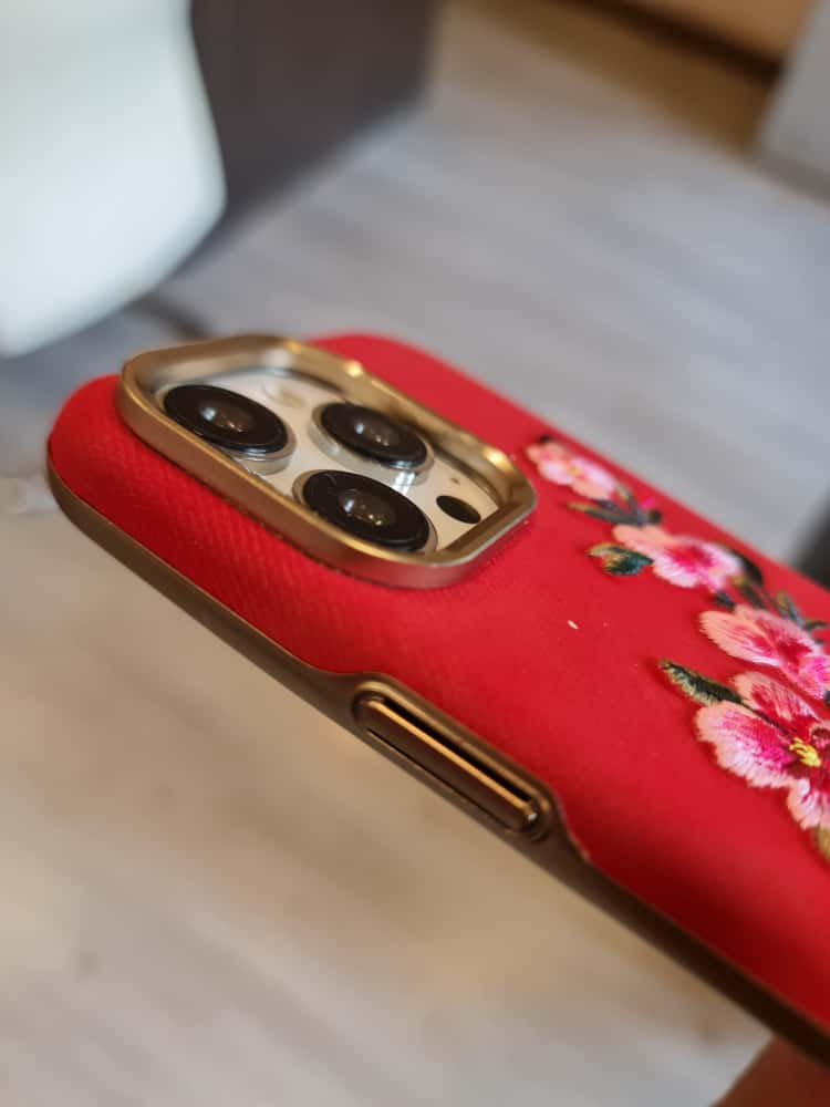 RMBMAX Embroidery Leather Frame Lens Case Red