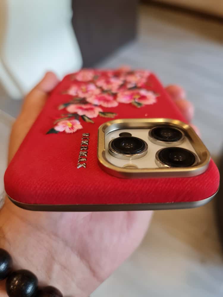 RMBMAX Embroidery Leather Frame Lens Case Red