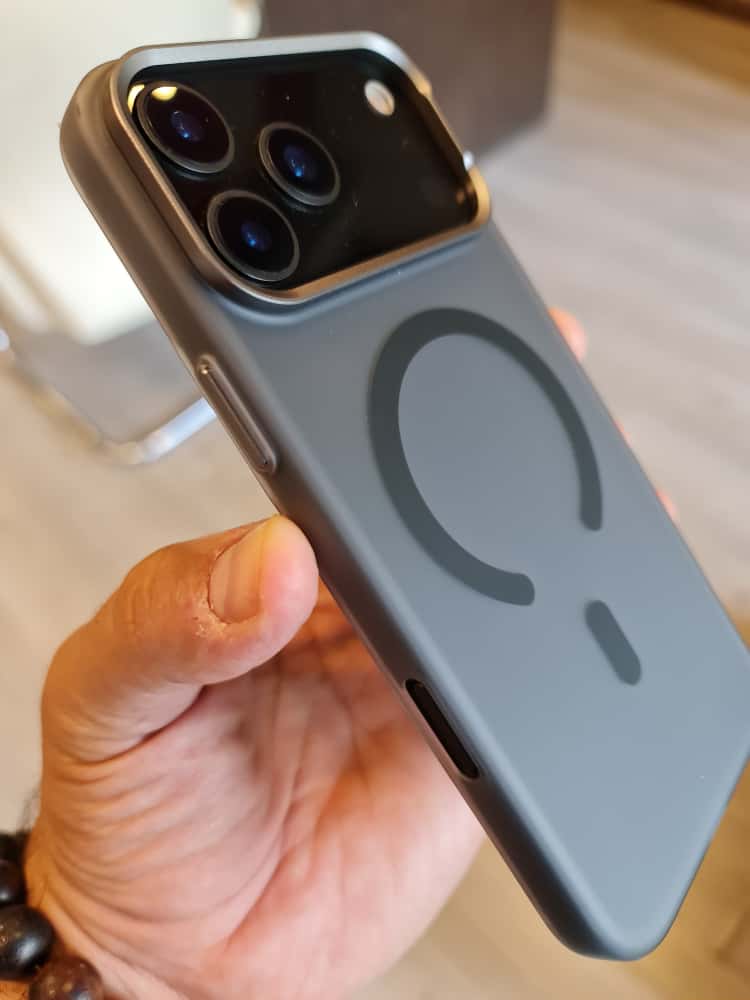 Gorgeous clear frosted case for iPhone(Black)