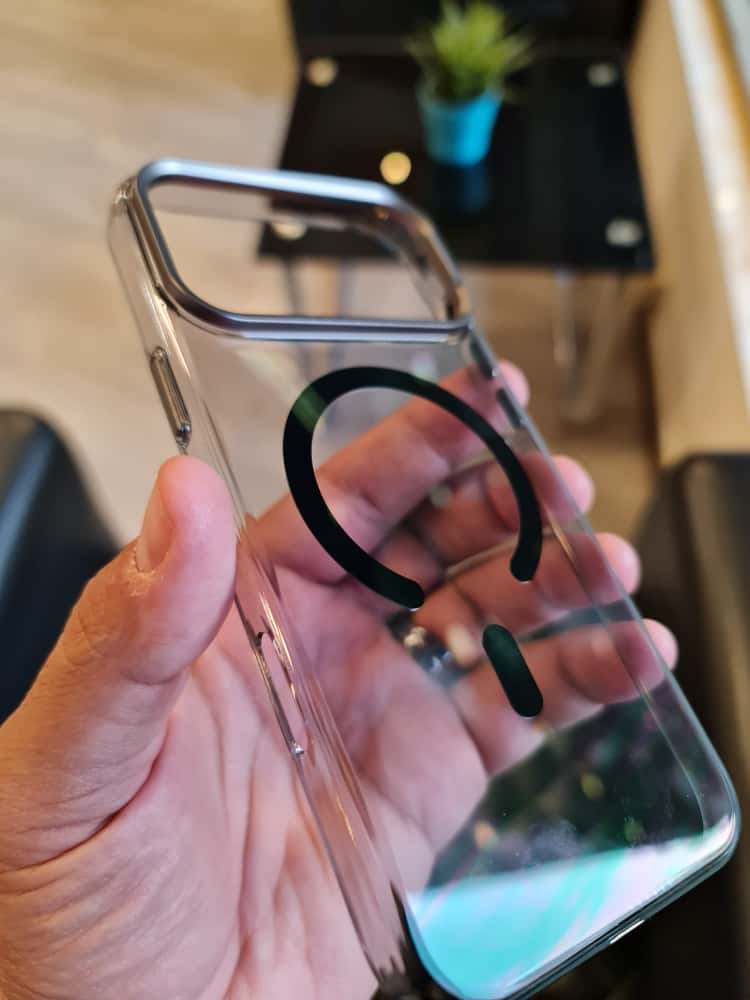 Gorgeous clear glossy case for iPhone (Black)