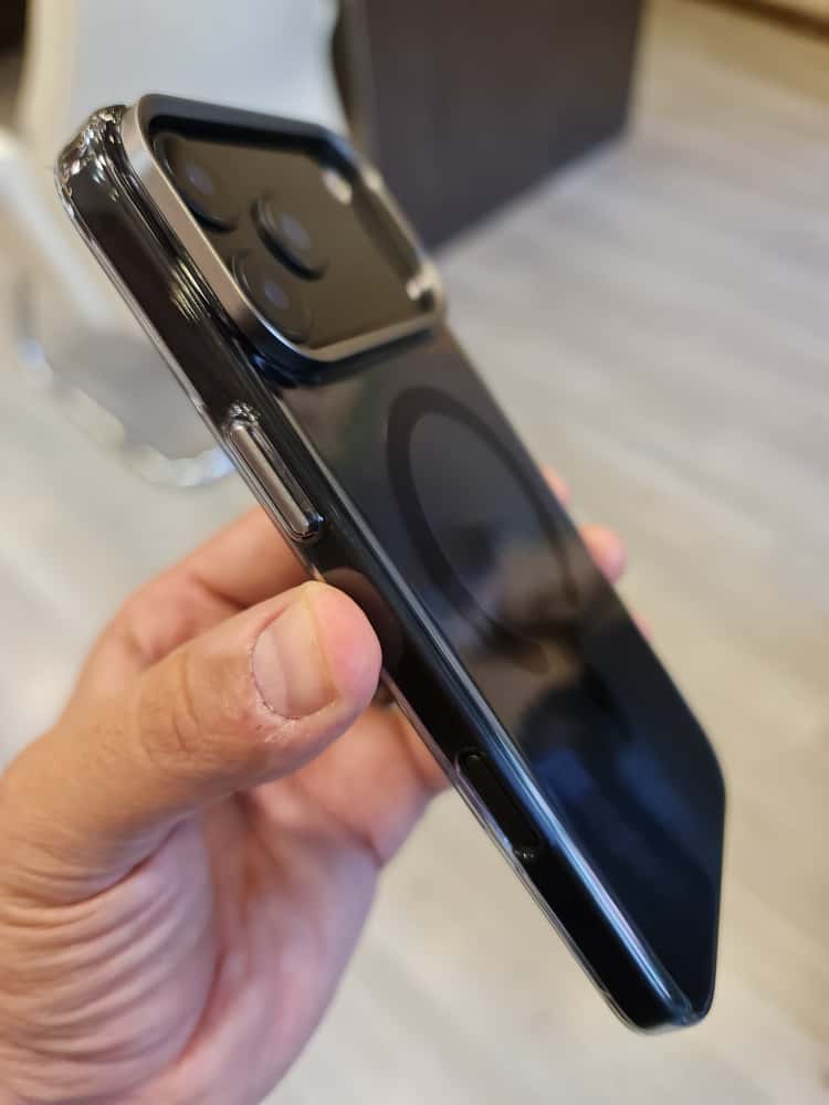 Gorgeous clear glossy case for iPhone (Black)