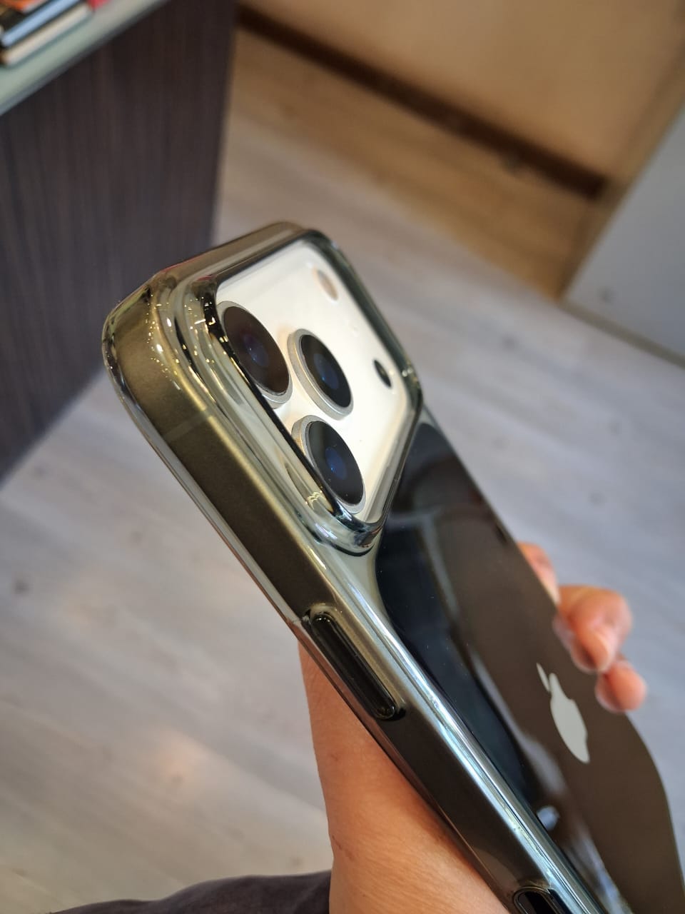 High-end Acrylic Color Design Clear Magnetic Case for iPhone 17 Pro Max