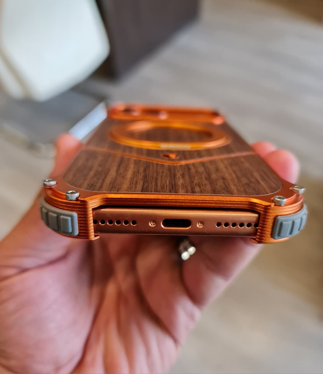 Magnetic Metal Premium Wooden Frameless Case For Iphone 17 Pro max