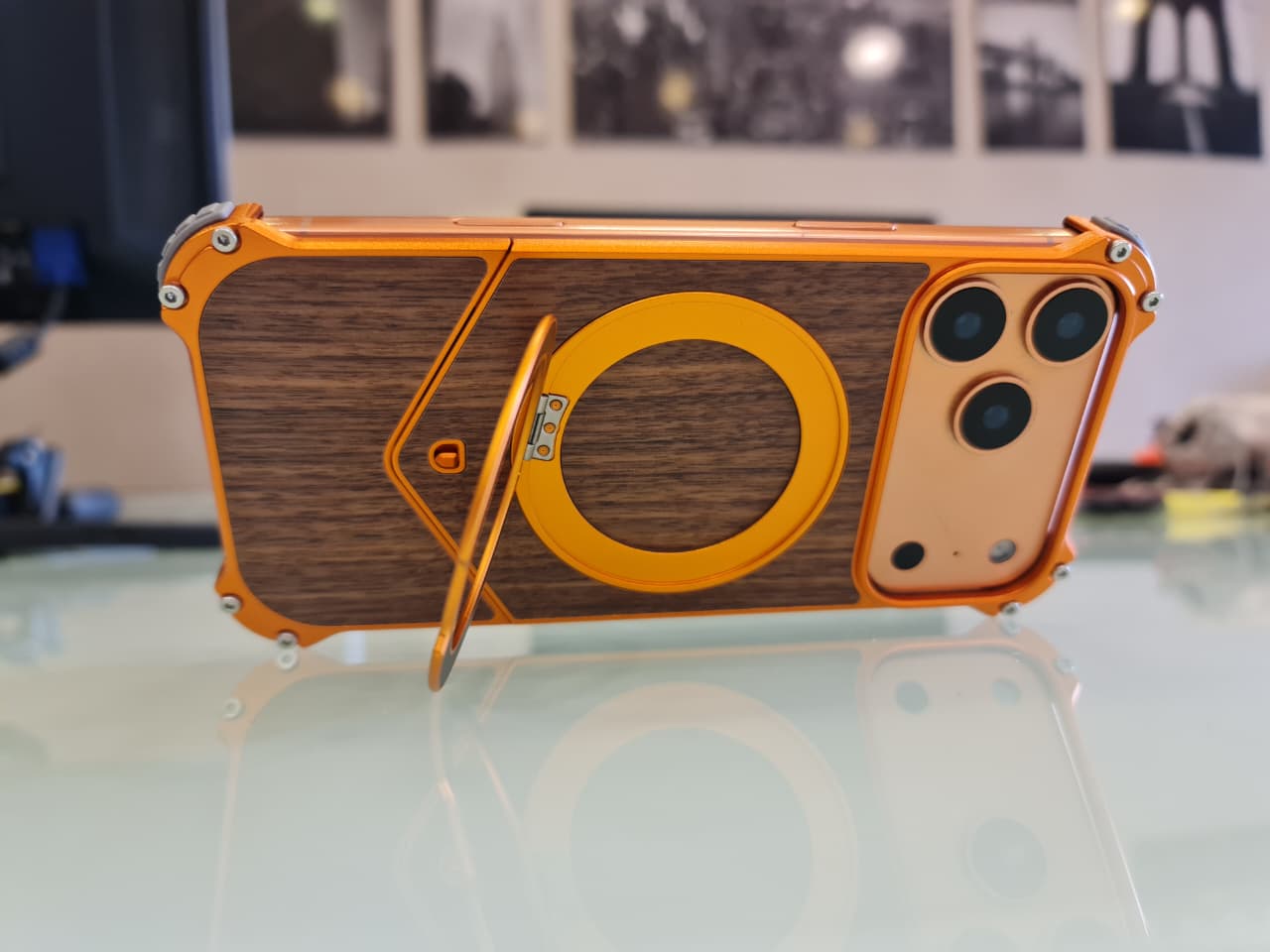 Magnetic Metal Premium Wooden Frameless Case For Iphone 17 Pro max