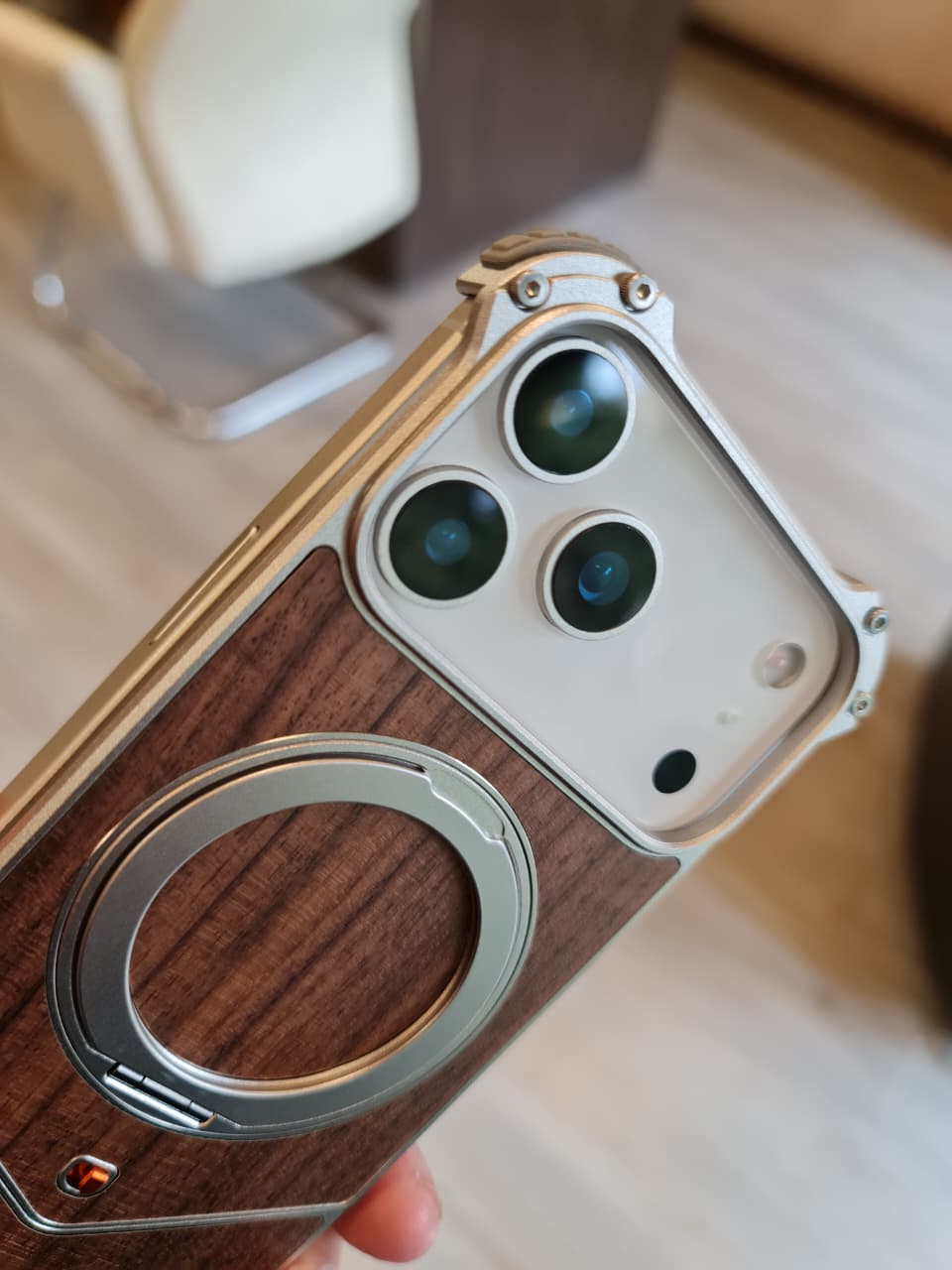 Magnetic Metal Premium Wooden Frameless Case For Iphone 17 Pro max