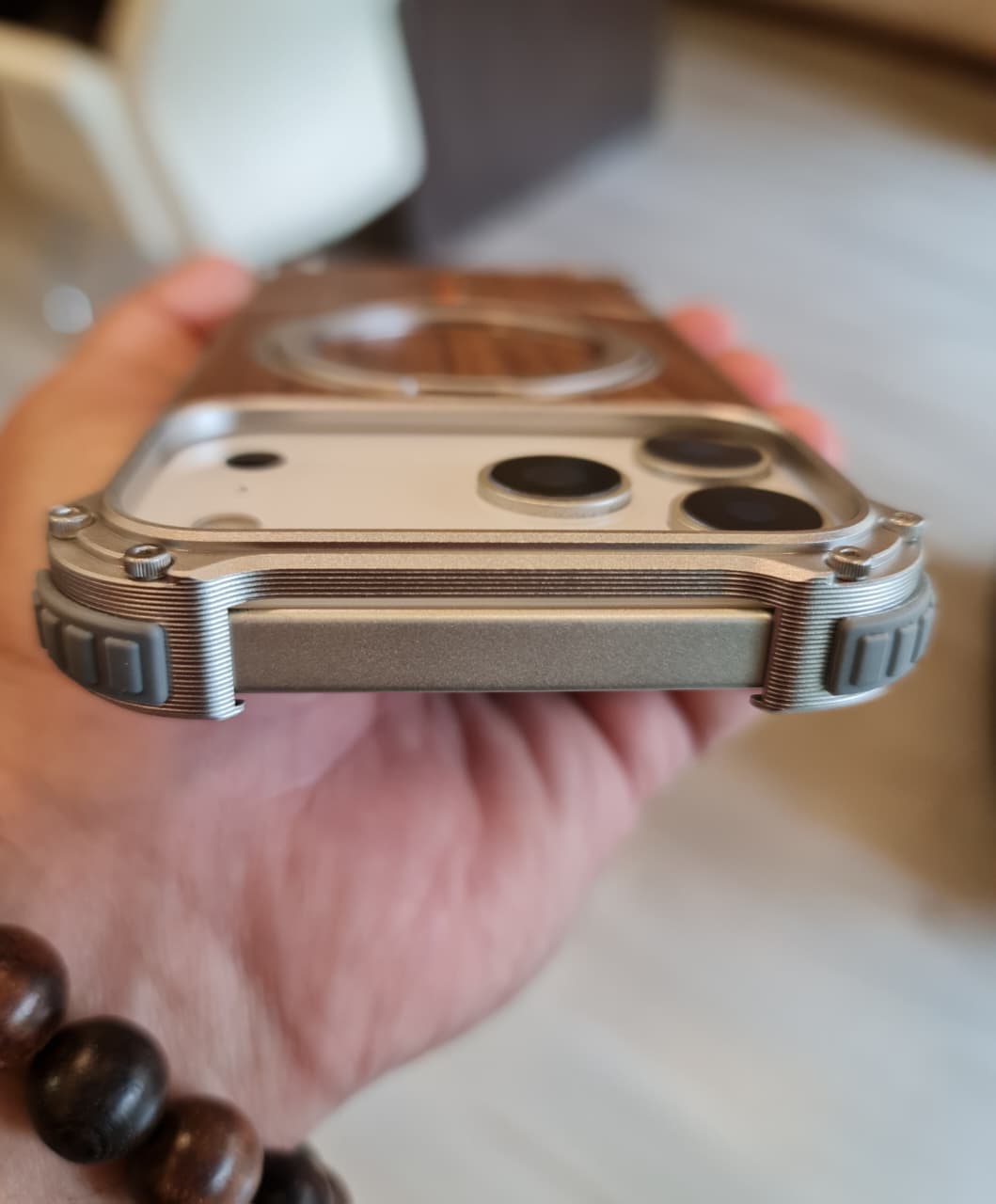 Magnetic Metal Premium Wooden Frameless Case For Iphone 17 Pro max