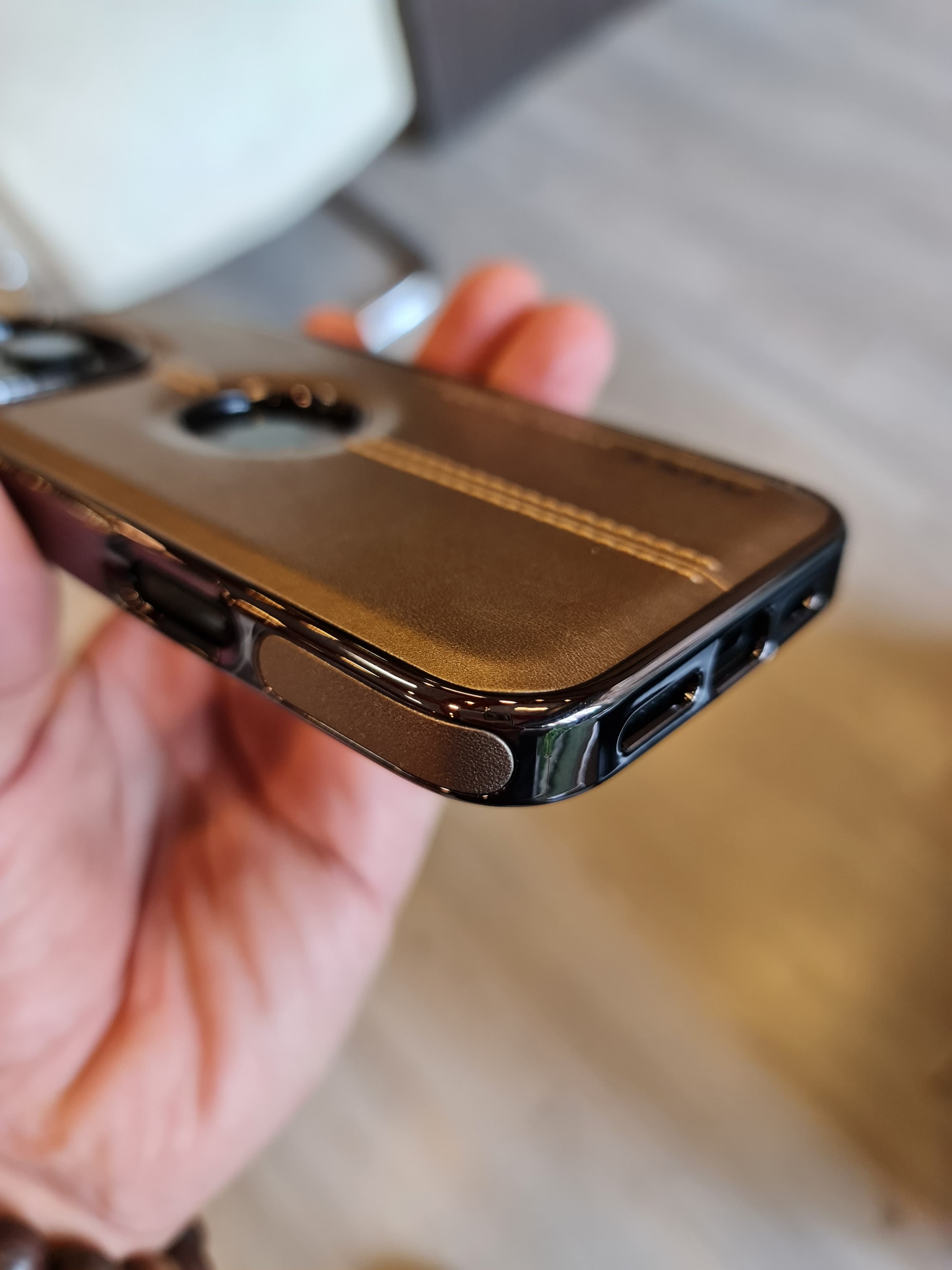 Puloka Luxurious leather case