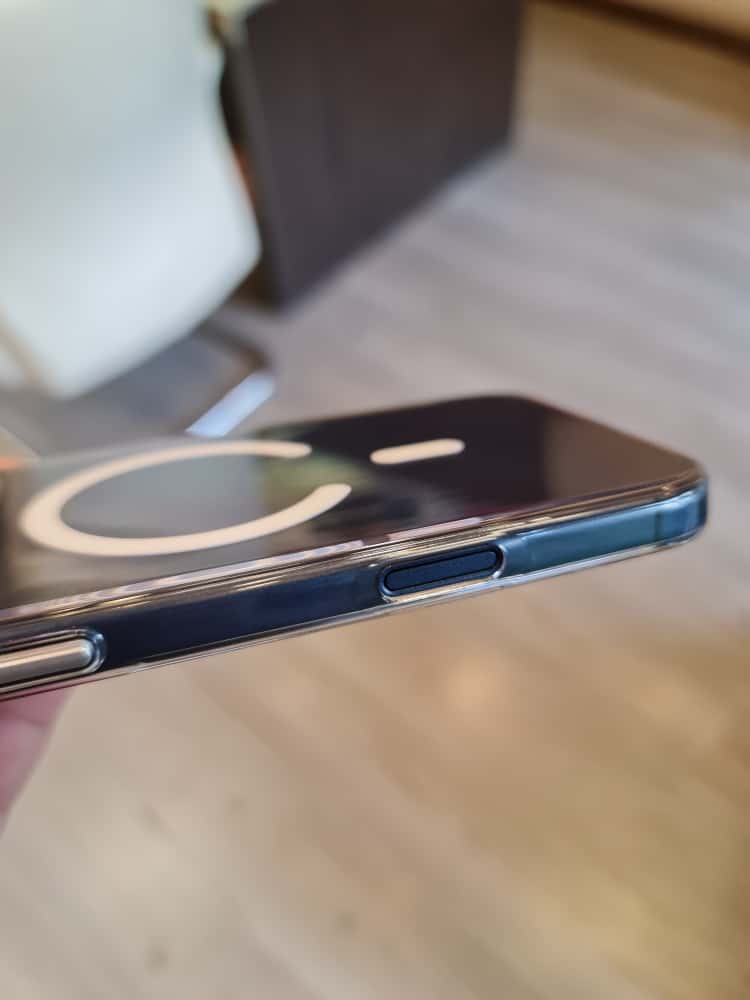 Gorgeous clear glossy case for iPhone (White) 2