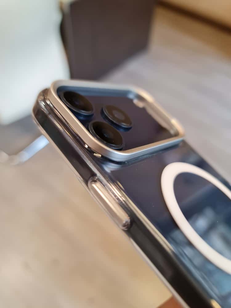 Gorgeous clear glossy case for iPhone (White) 2