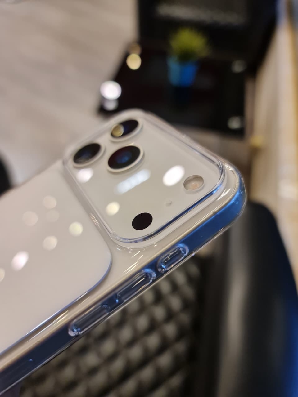 Clear Magnetic MagSafe Case for iPhone 17 Pro max