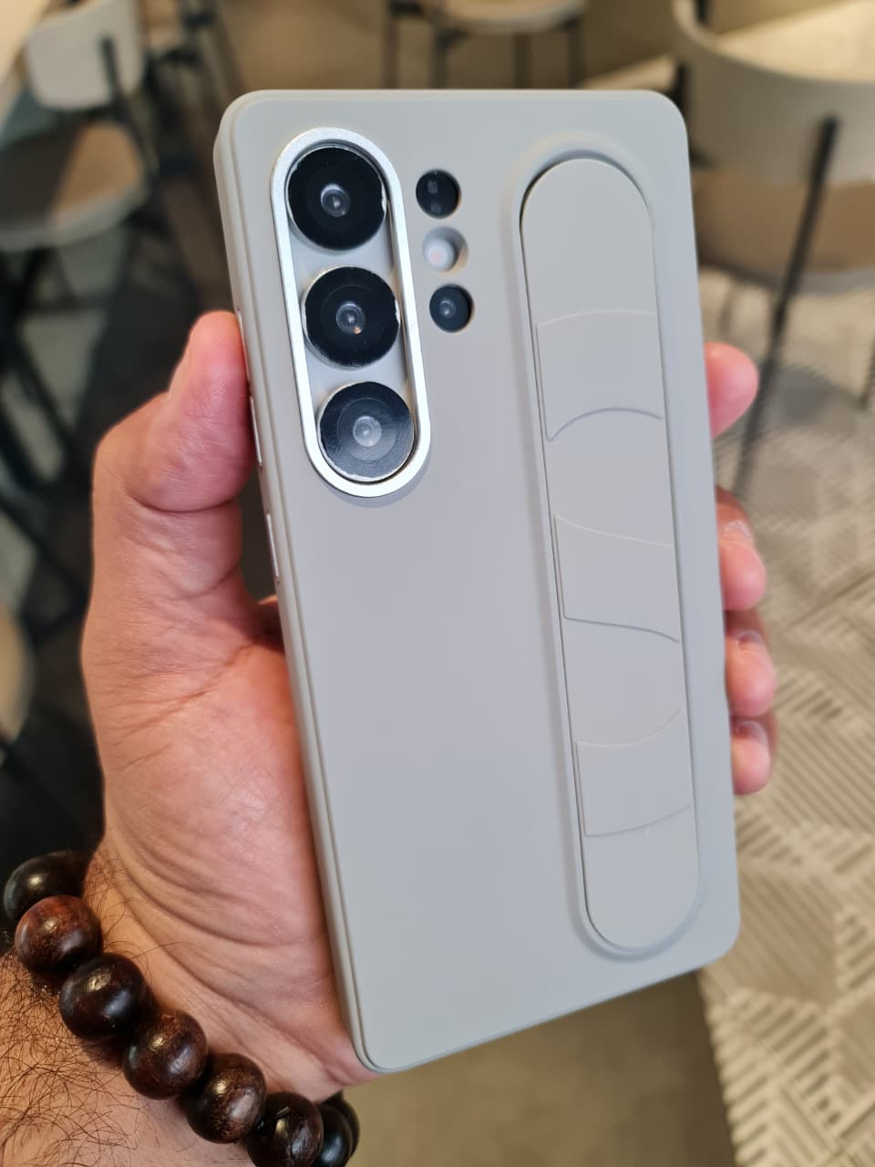 Smart Key Control Silicone Elastic Stand Wristband Back Case for Samsung