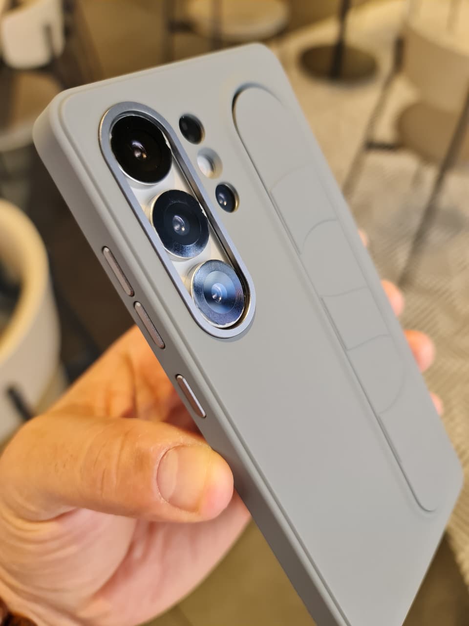 Smart Key Control Silicone Elastic Stand Wristband Back Case for Samsung