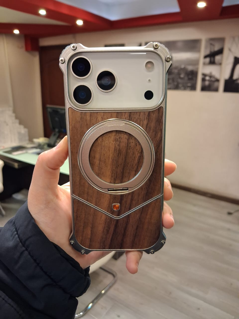 Magnetic Metal Premium Wooden Frameless Case For Iphone 17 Pro max