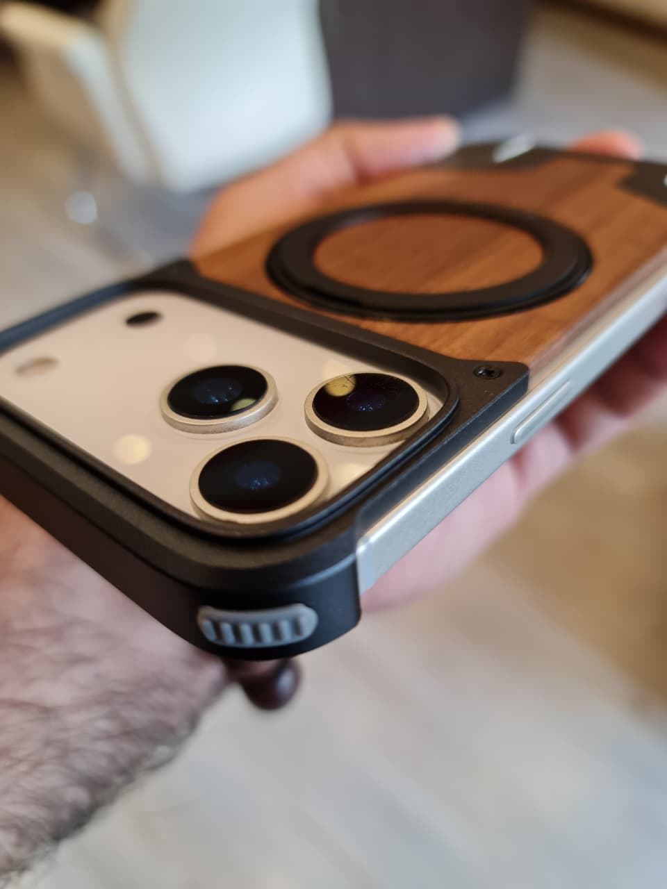 Magnetic Aluminum Metal Frameless Real Wood Case For Iphone 17 Pro max