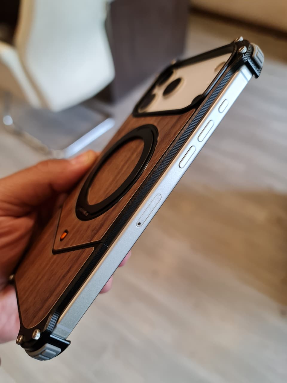 Magnetic Metal Premium Wooden Frameless Case For Iphone 17 Pro max