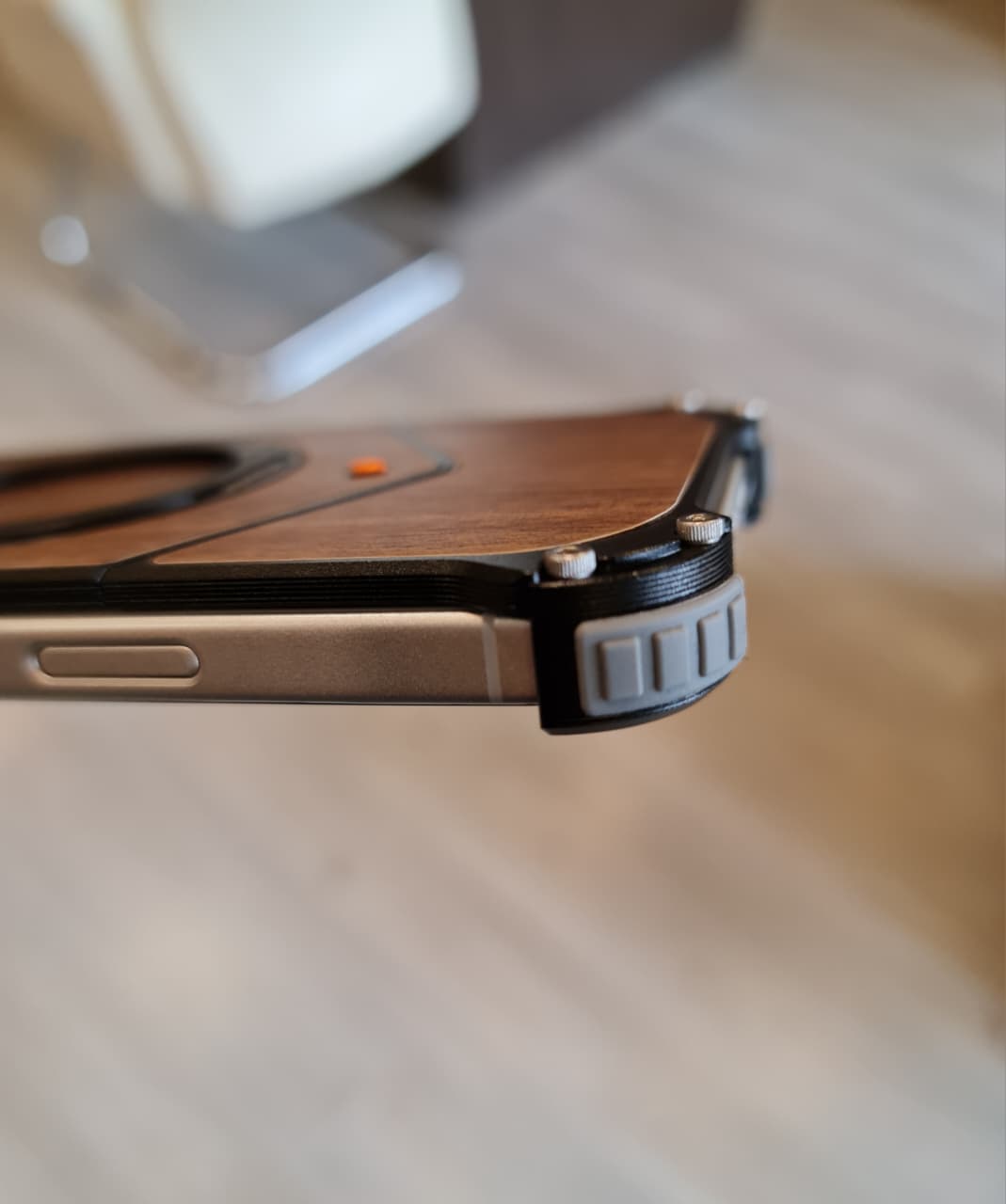 Magnetic Metal Premium Wooden Frameless Case For Iphone 17 Pro max