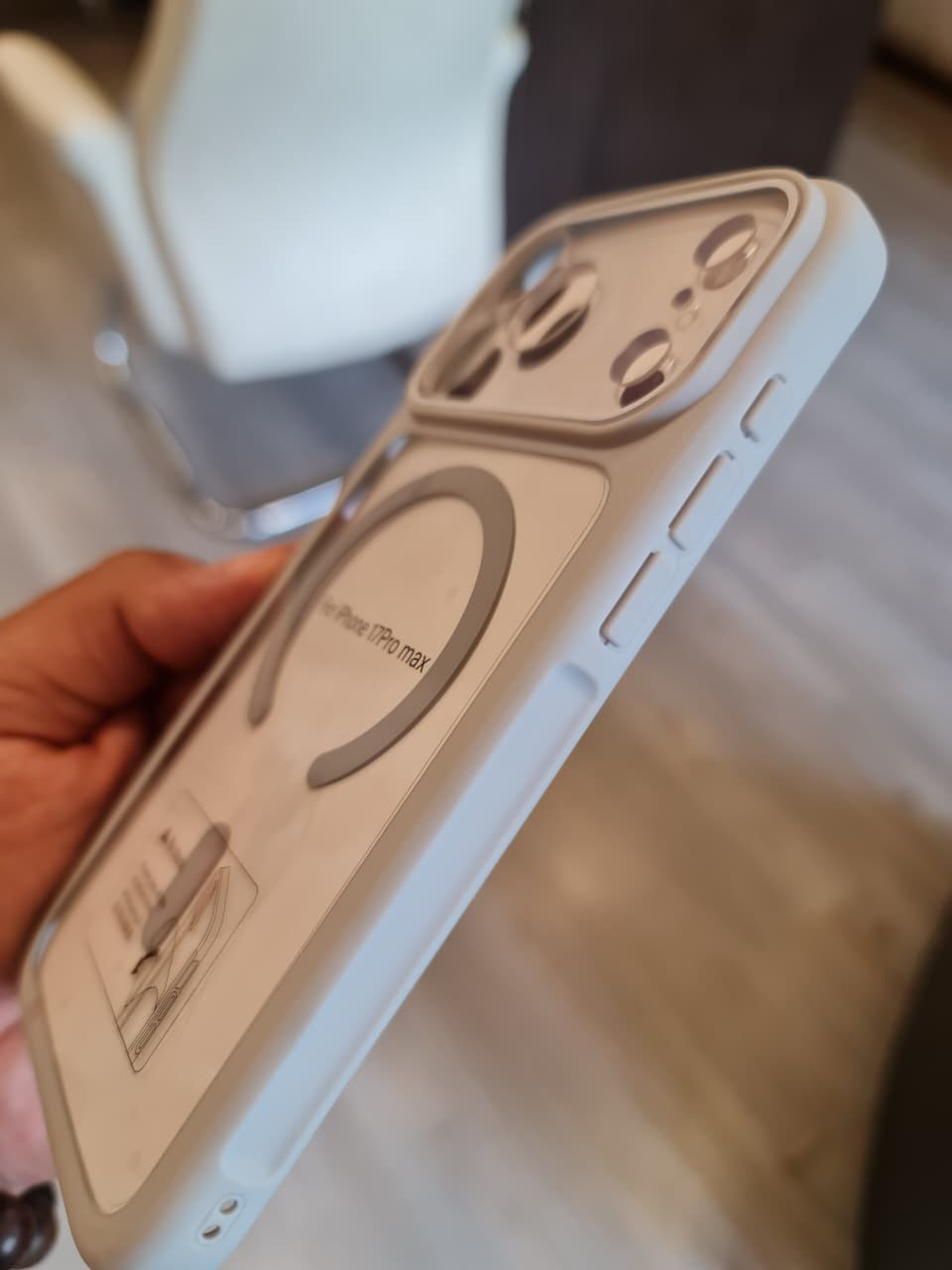 Transparent Magnetic Case for iPhone 17 Pro Max