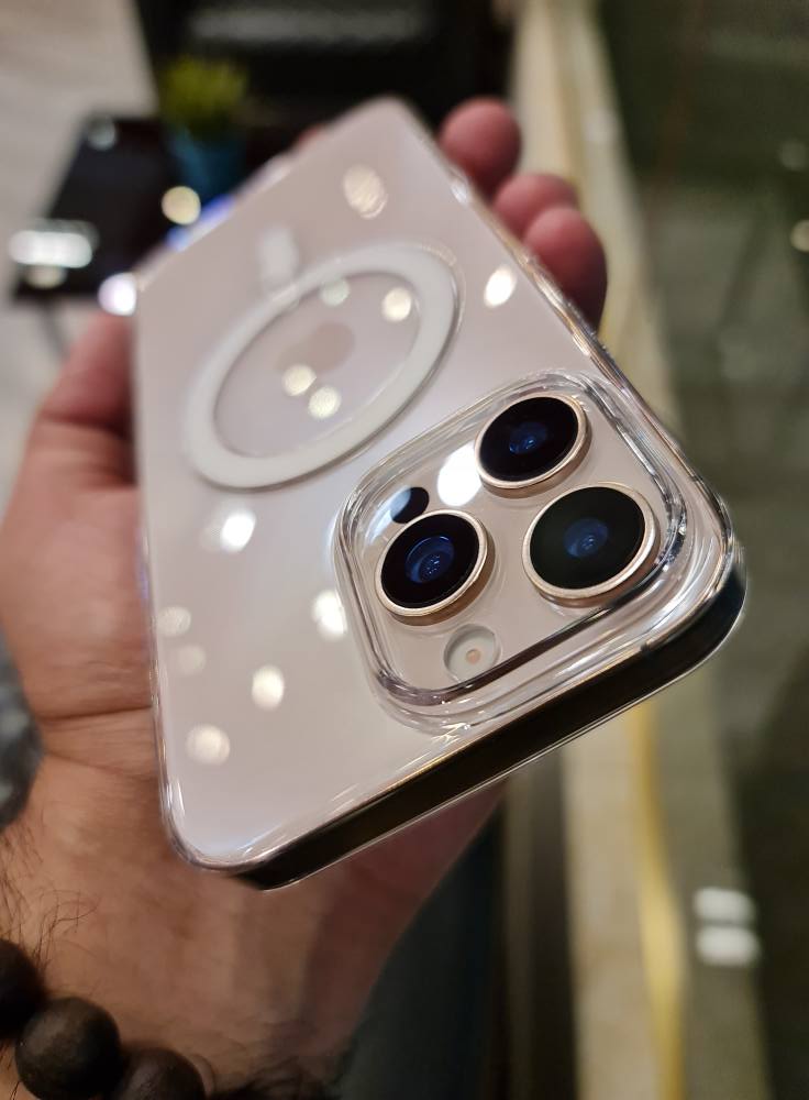 Clear MagSafe compatible Case
