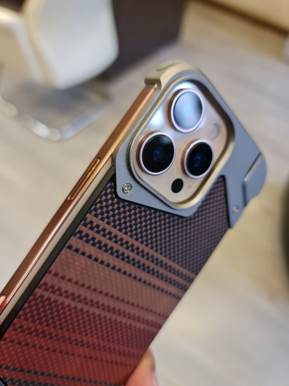 Gorgeous metal carbon case For Iphone