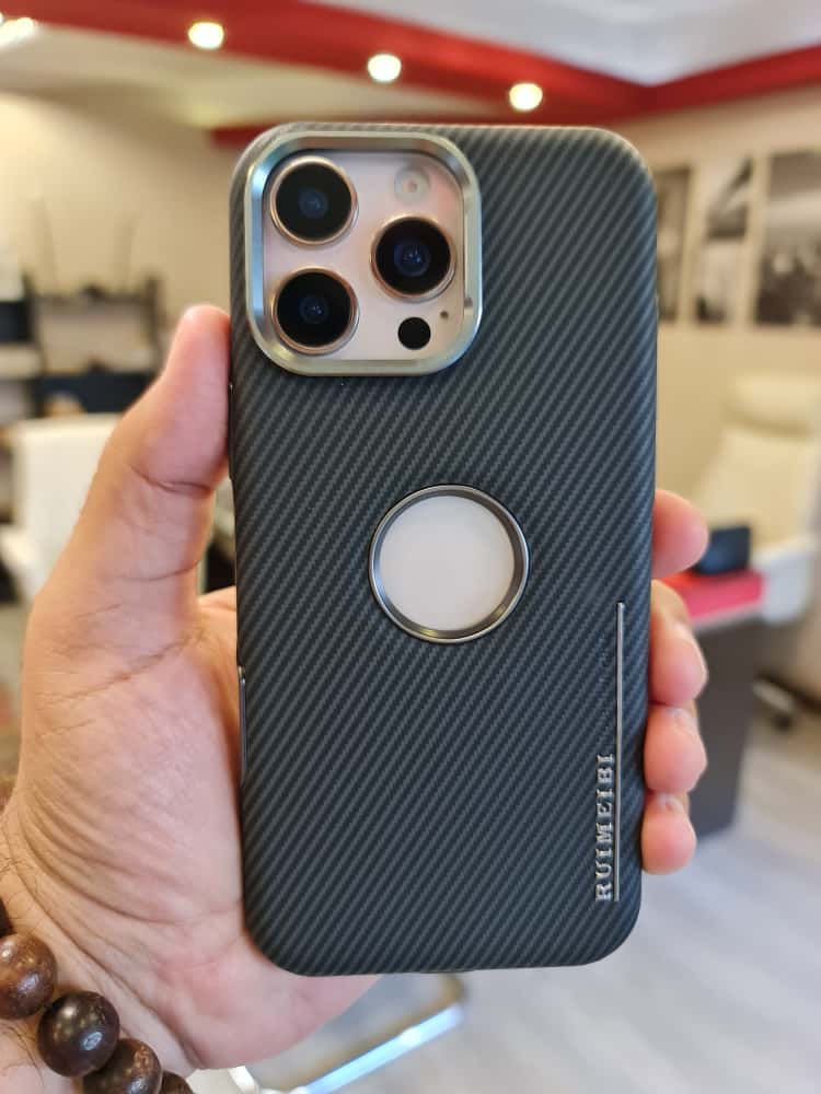 RIMBMAX Luxury glazed carbon case For Iphone