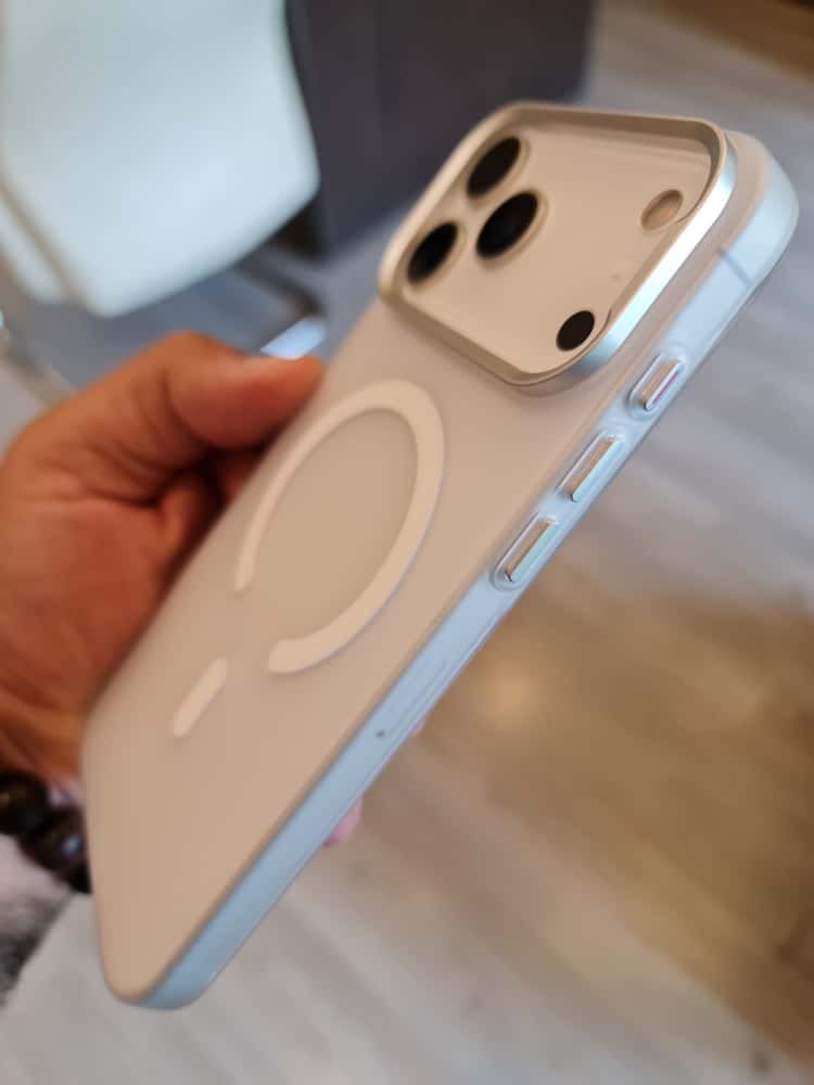 Gorgeous clear frosted case for iPhone(White)