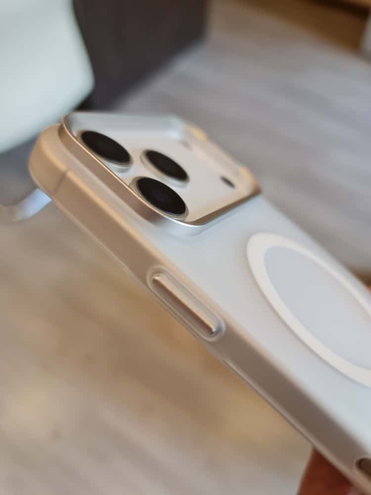 Gorgeous clear frosted case for iPhone(White)