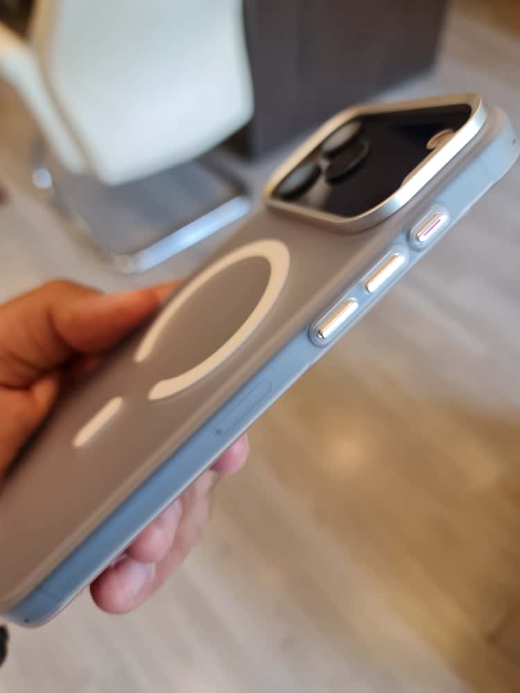 Gorgeous clear frosted case for iPhone(White) 2