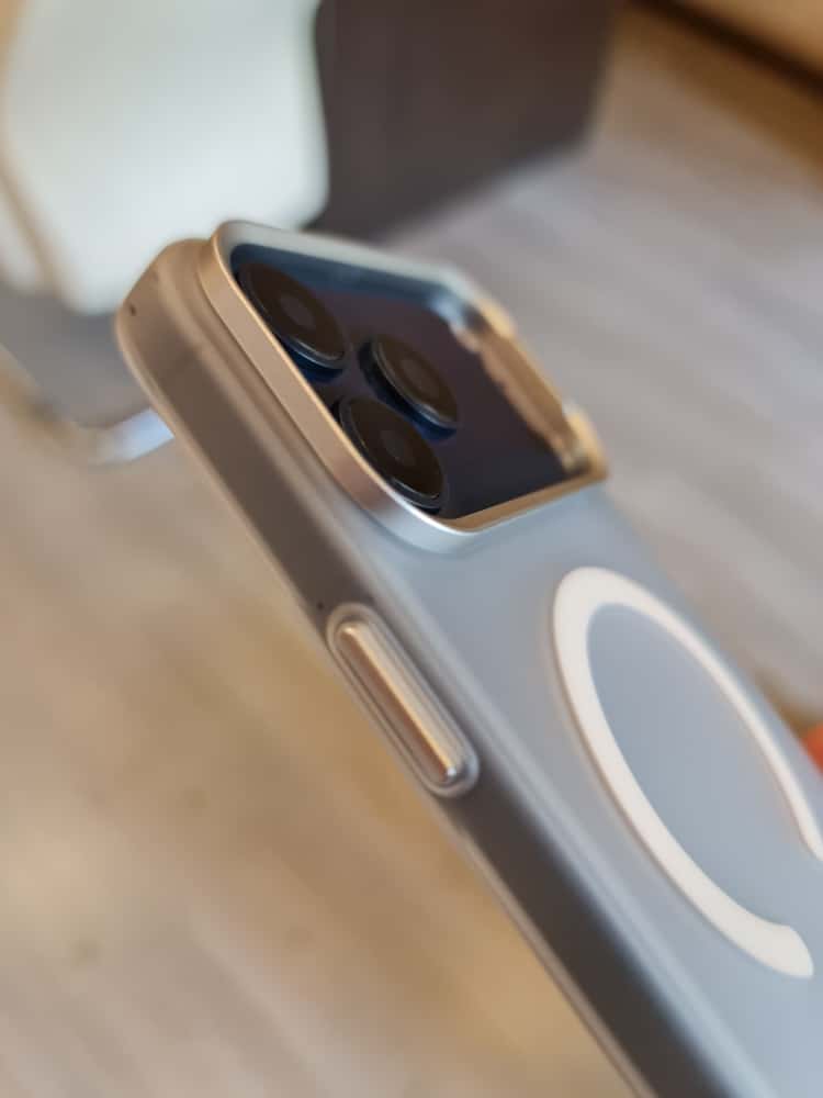 Gorgeous clear frosted case for iPhone(White) 2