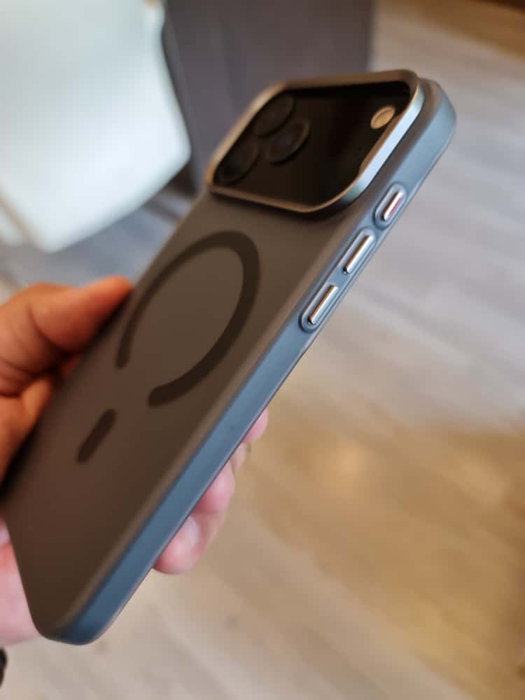 Gorgeous clear frosted case for iPhone(Black)