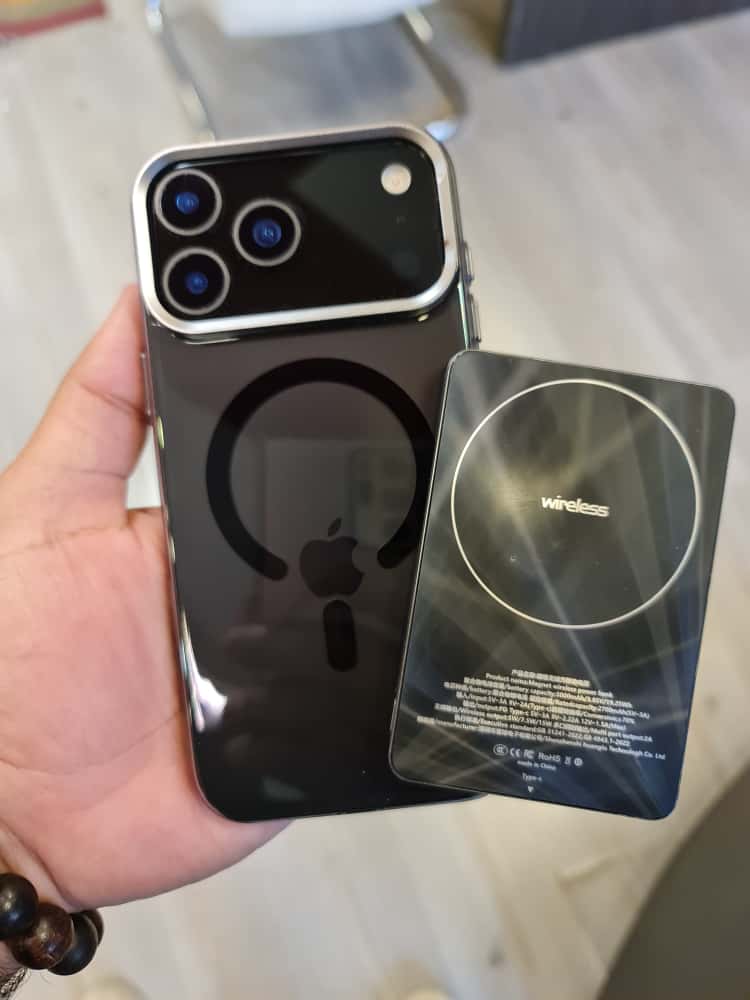 Gorgeous clear glossy case for iPhone (Black)