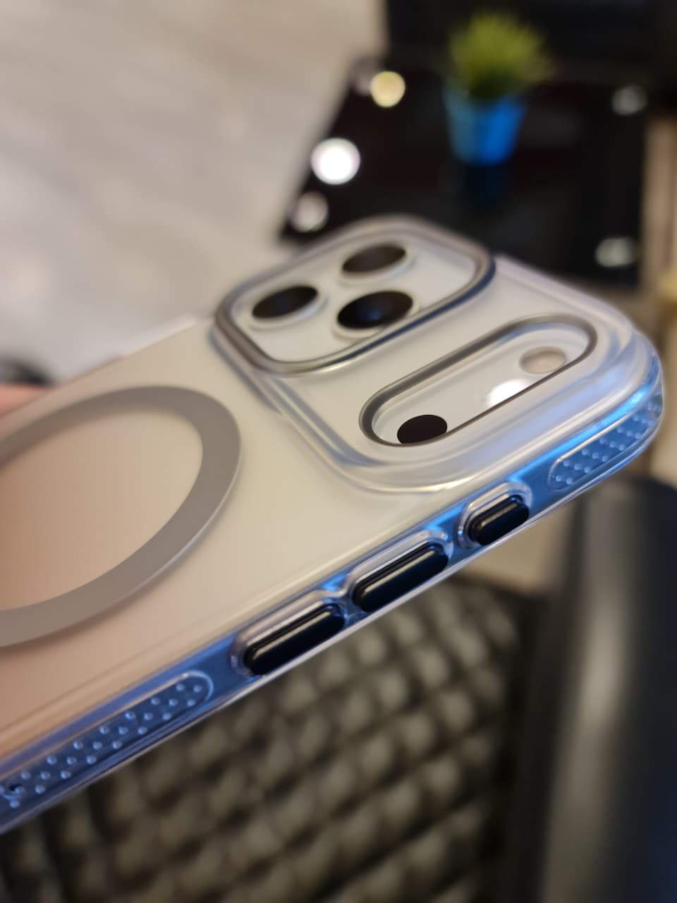 Gradient Color Translucent Magnetic Rugged Phone Case for iPhone 17 Series(Shape 3)