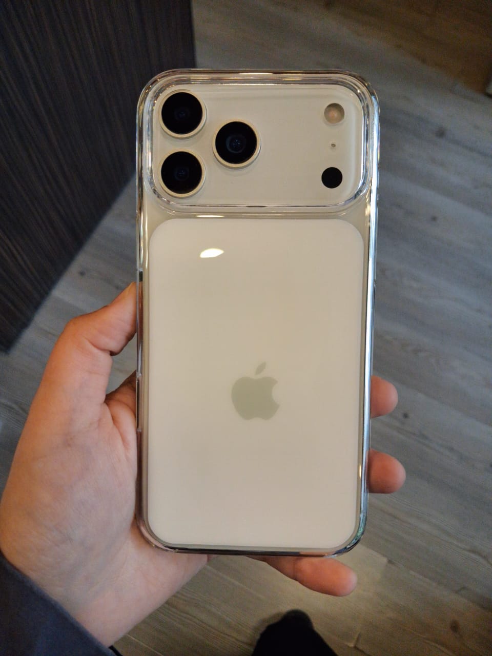 High-end Acrylic Color Design Clear Magnetic Case for iPhone 17 Pro Max