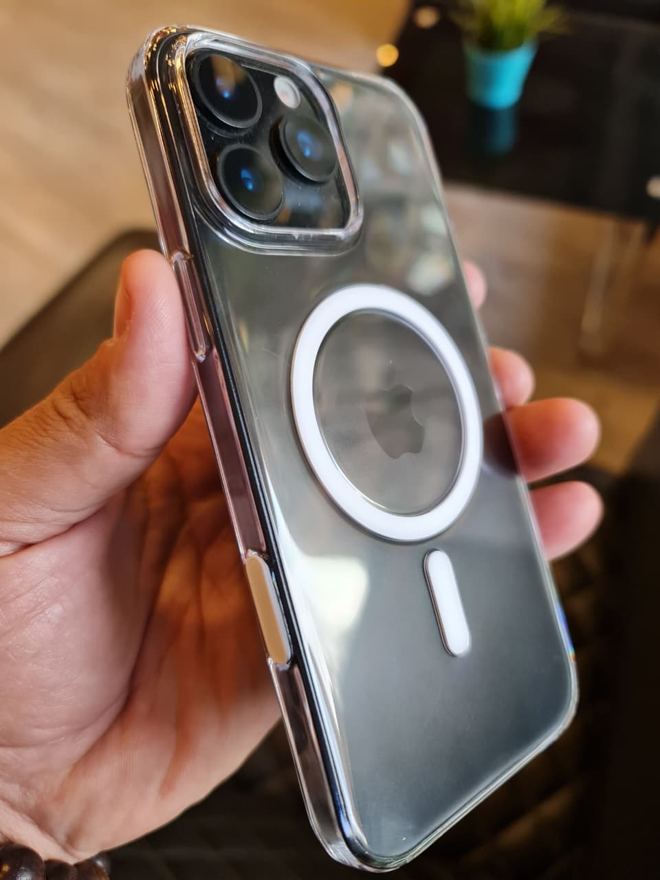 Clear MagSafe compatible Case