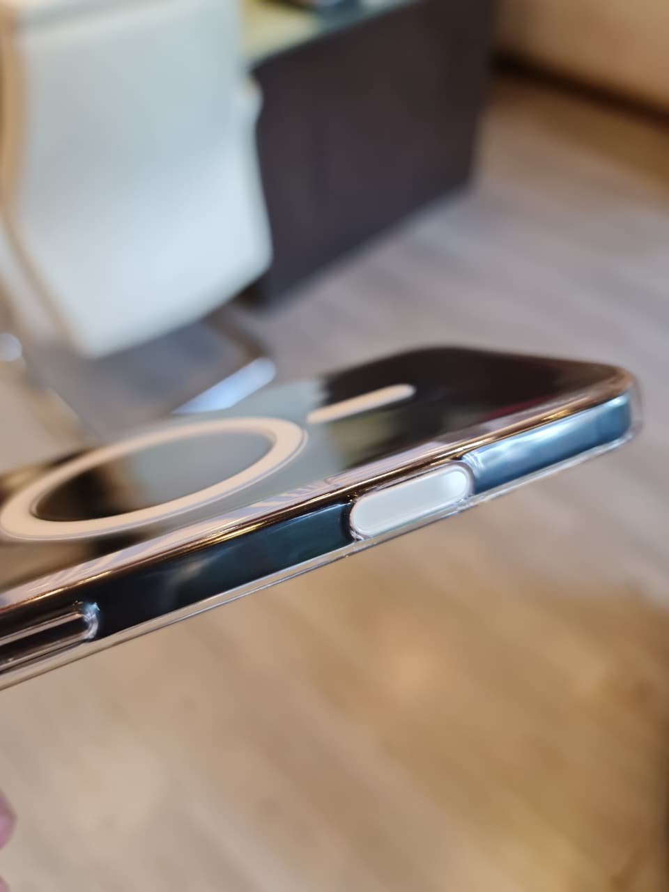 Clear MagSafe compatible Case