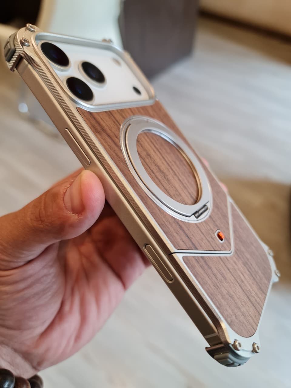 Magnetic Metal Premium Wooden Frameless Case For Iphone 17 Pro max