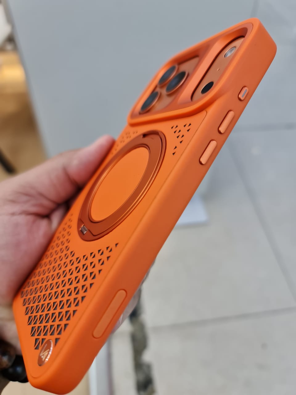 Kajsa GeoRing Case for iPhone 17 Pro Max