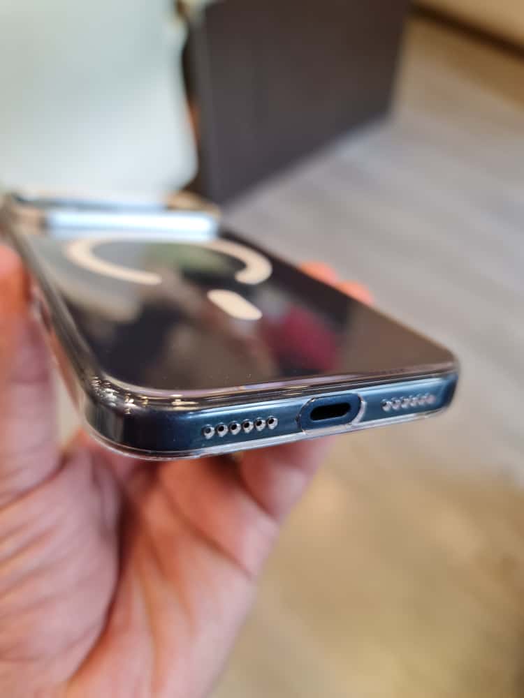 Gorgeous clear glossy case for iPhone (White) 2