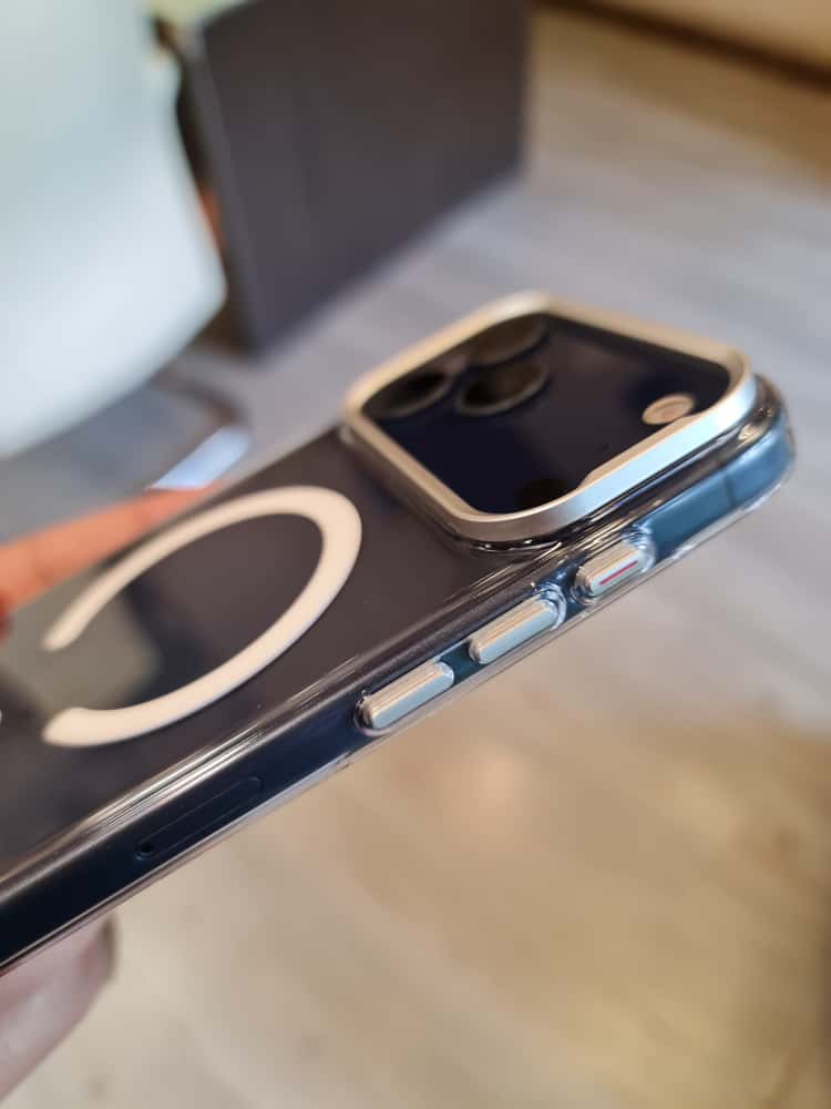 Gorgeous clear glossy case for iPhone (White) 2