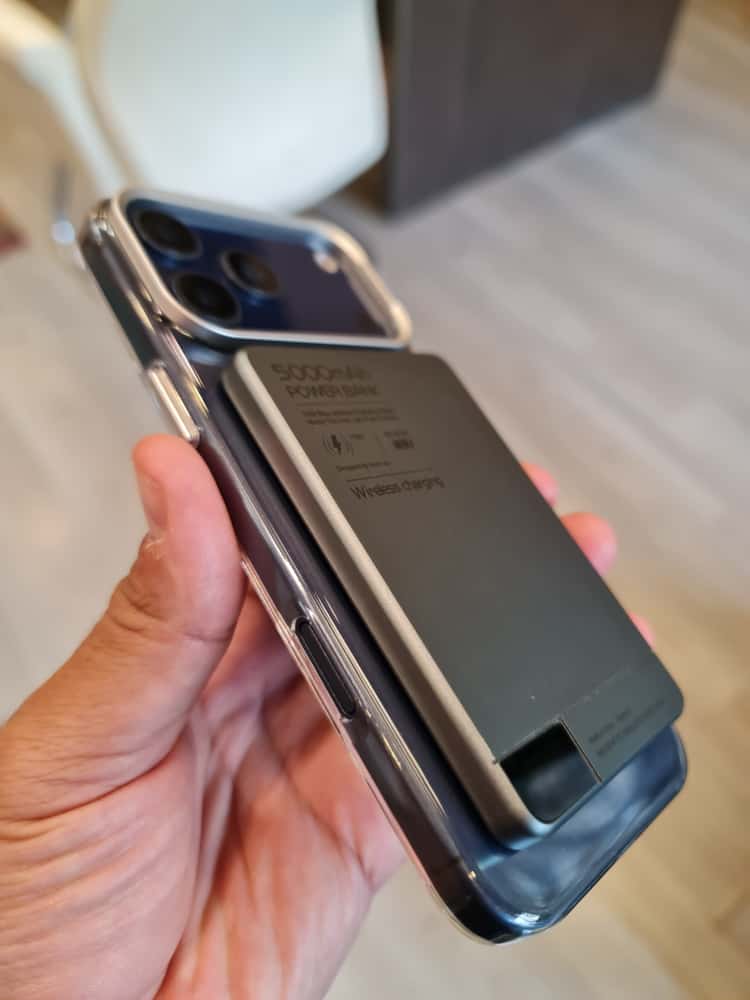 Gorgeous clear glossy case for iPhone (White) 2