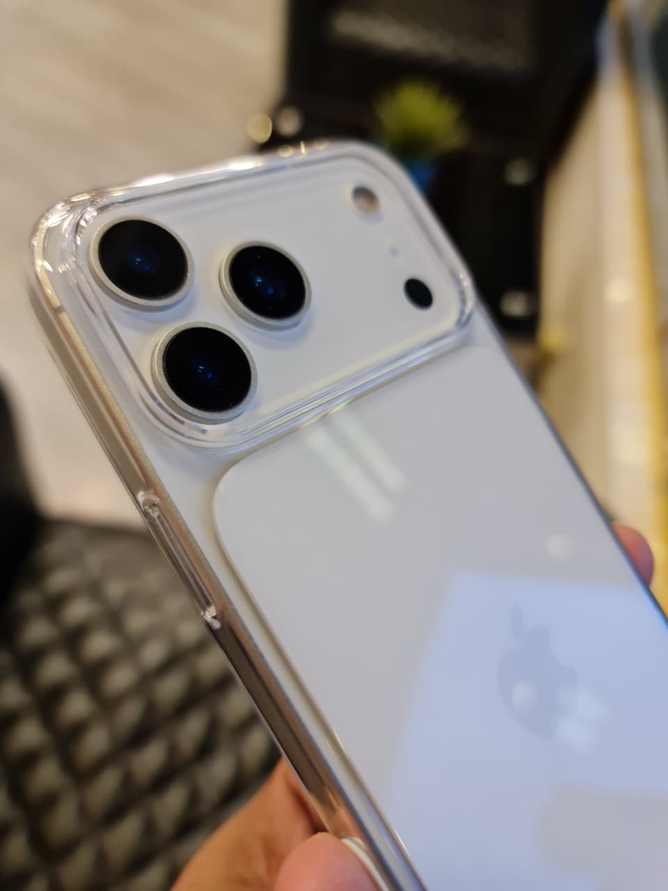 Clear Magnetic MagSafe Case for iPhone 17 Pro max