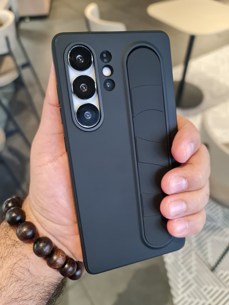 Smart Key Control Silicone Elastic Stand Wristband Back Case for Samsung