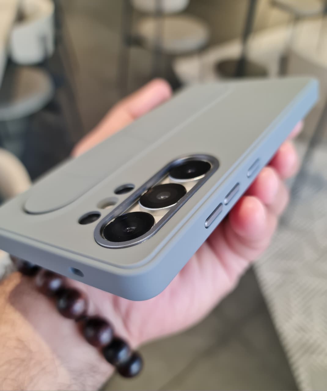 Smart Key Control Silicone Elastic Stand Wristband Back Case for Samsung