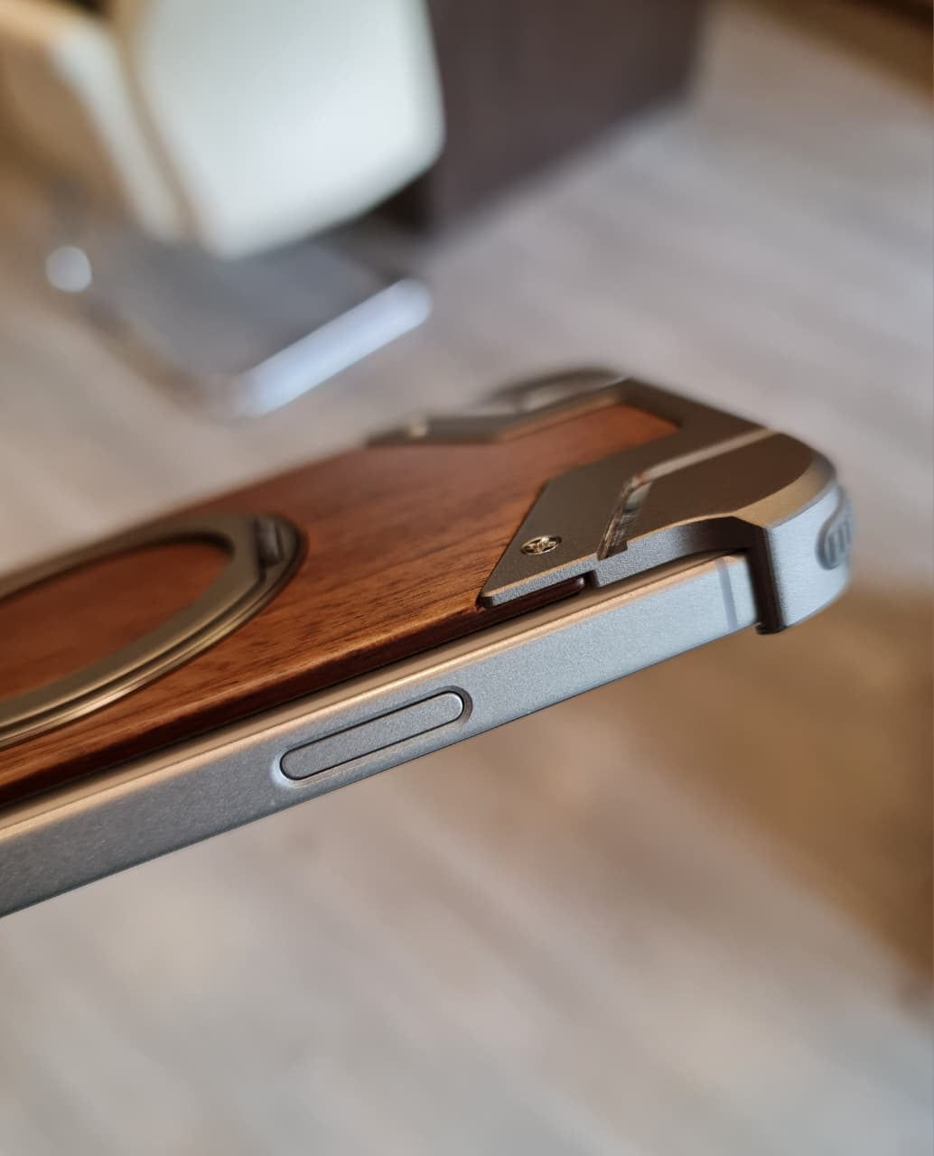 Magnetic Aluminum Metal Frameless Real Wood Case For Iphone 17 Pro max