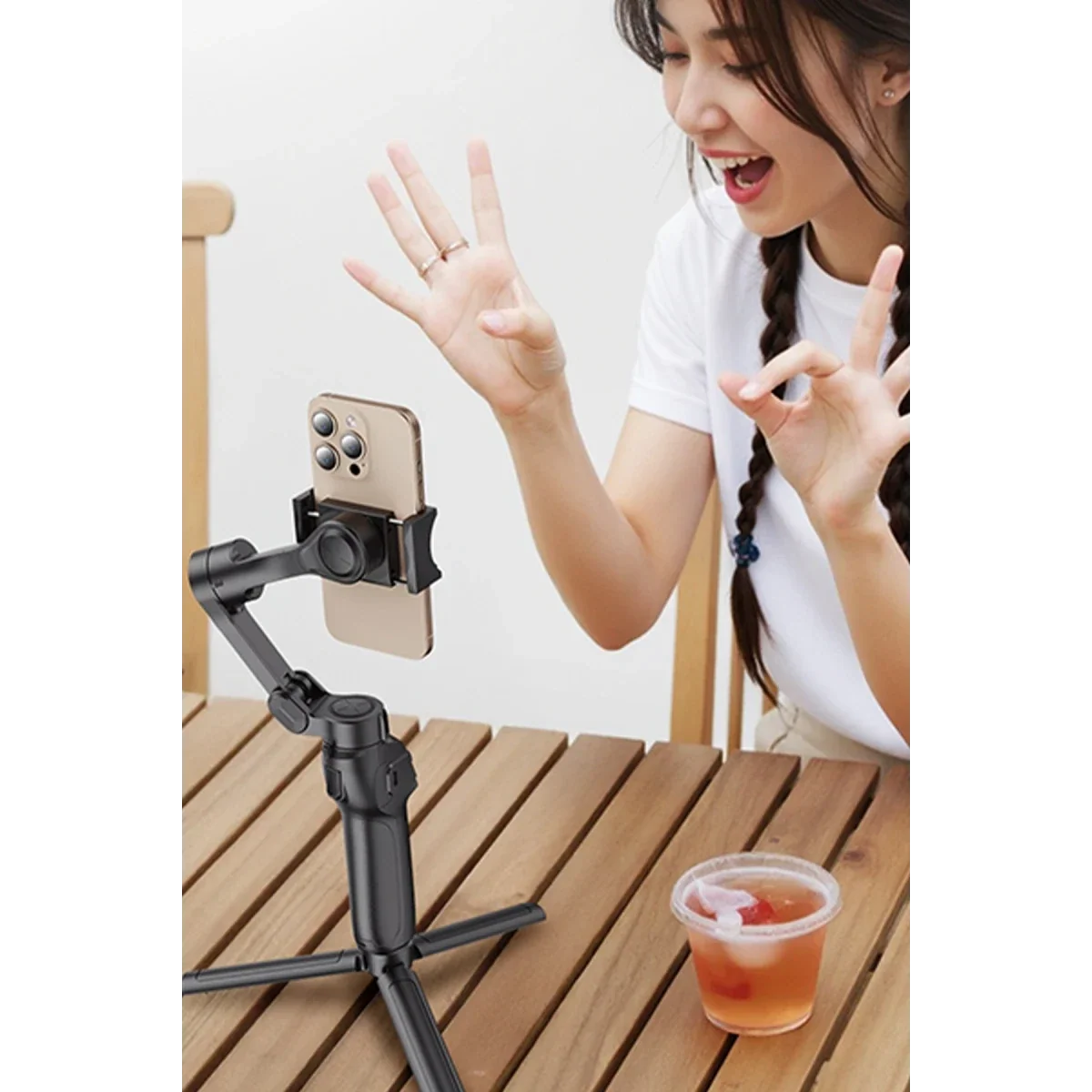 Yesido SF27 360 Degree Adjustable Tripod BT Selfie Gimbal